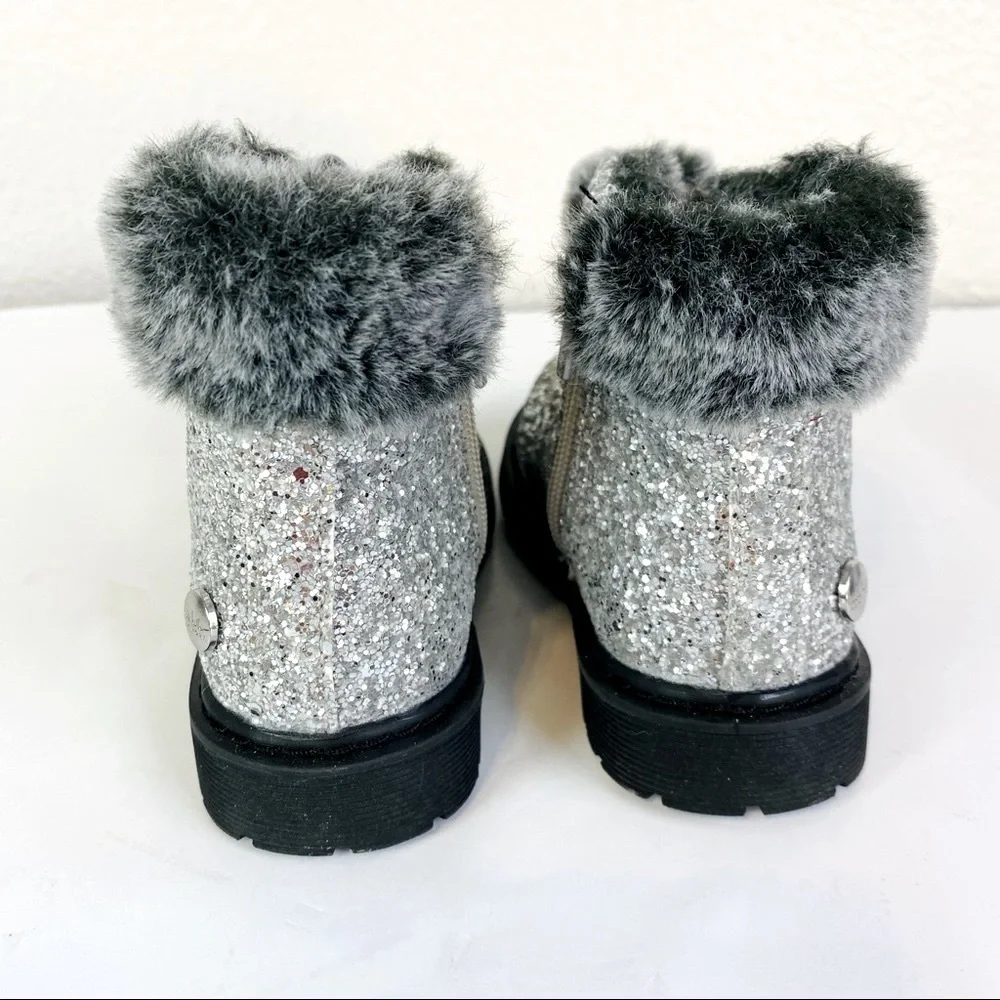 Nicole Miller Silver Glitter Fur Lined W/ Pom Pom Boots Size 7